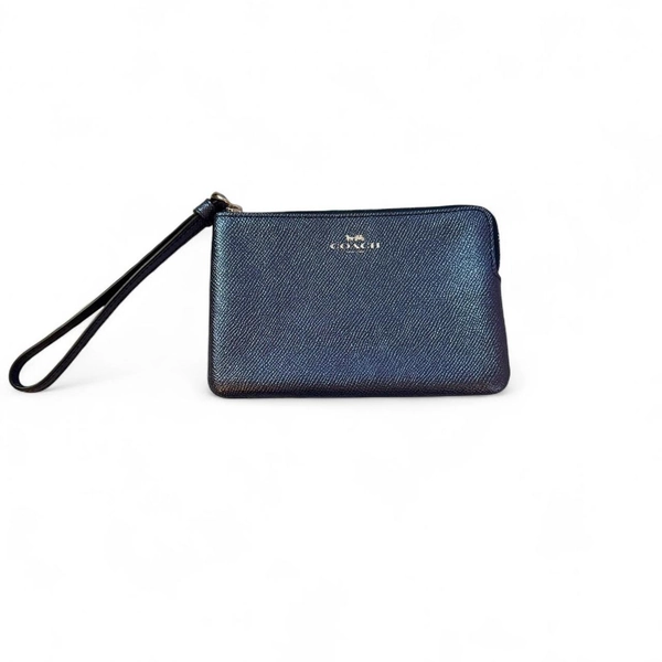Coach metallic blue clutch purse

excellent...
