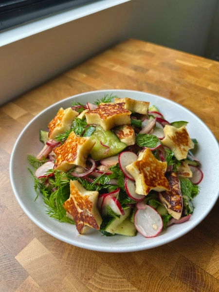 Smashed Cucumber & Halloumi Salad — Creamy Confusion