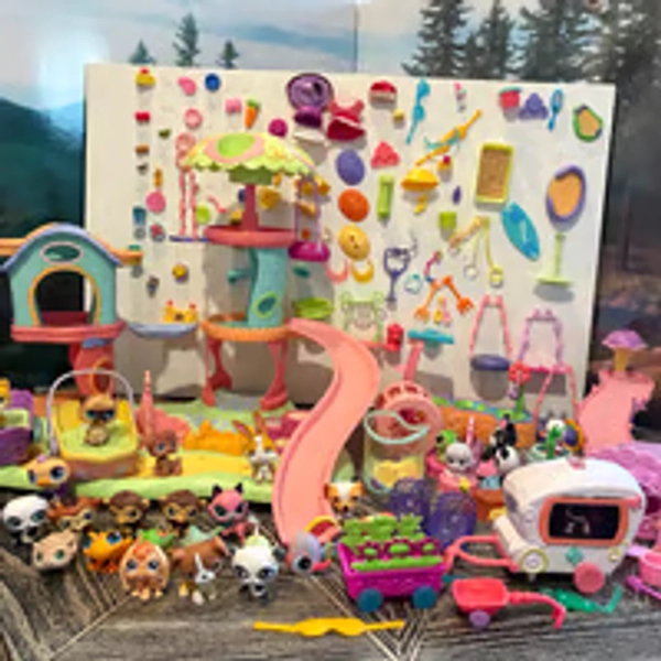 HUGE LPS COLLECTION PLAYGROUND 21 Pets 100+ Accessories Ambulance And More