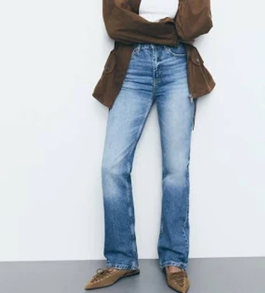 Stradivarius D98 Straight-Fit Jeans Im Vintage-Look Mittelblauer Denim-Washed-Look 34 Frau