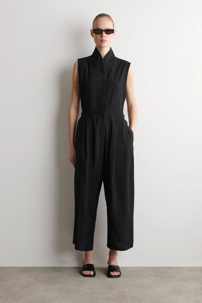 MONO UTILITARIO CON CUELLO CHAL