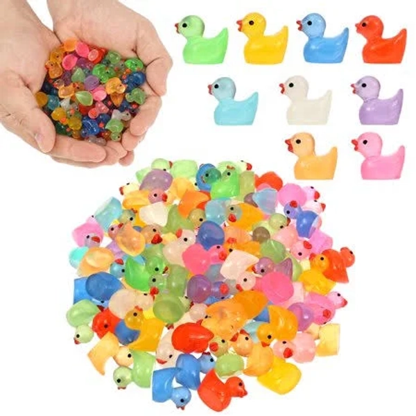 100pcs Luminous Mini Resin Ducks Glow In Dark Tiny Duck Figurine Resin Ornament for Micro Landscape Potted Plant Dollhouse Indoor Home Craft Ornament(