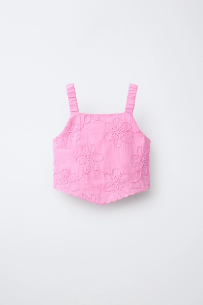 EMBROIDERED FLORAL TOP