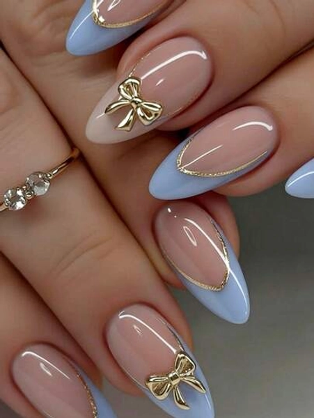 10 Pieces Of Handcrafted Press-On Short Nails Featuring French Tips. This Artificial Nail Set Includes Designs In White, Pink, Gold, Blue, And Yellow, With An Adorable Aesthetic. Each Nail Is Adorned With Hand-Painted Vine Motifs Winding Along Metallic French Edges, And Embellished With Golden And Diamond Bow Accessories.