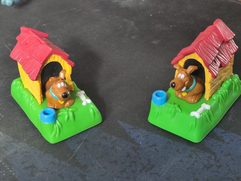 2x 1996 Rolling Scooby-Doo Doghouse 3" Burger King Action Figures/Toys- Working