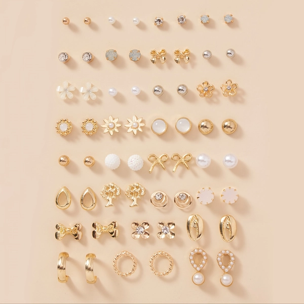 A Set Of 30 Pairs Of Delicate Golden Small Tree Shell Pearl Heart-shaped Gift Earrings For Ladies