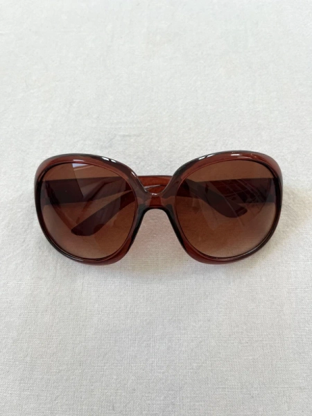 y2k oversized brown tinted sunnies