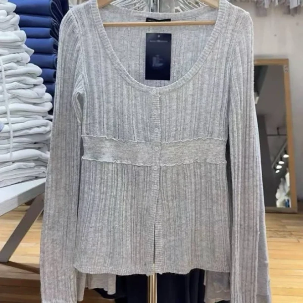 Brandy Melville Nikki Sweater