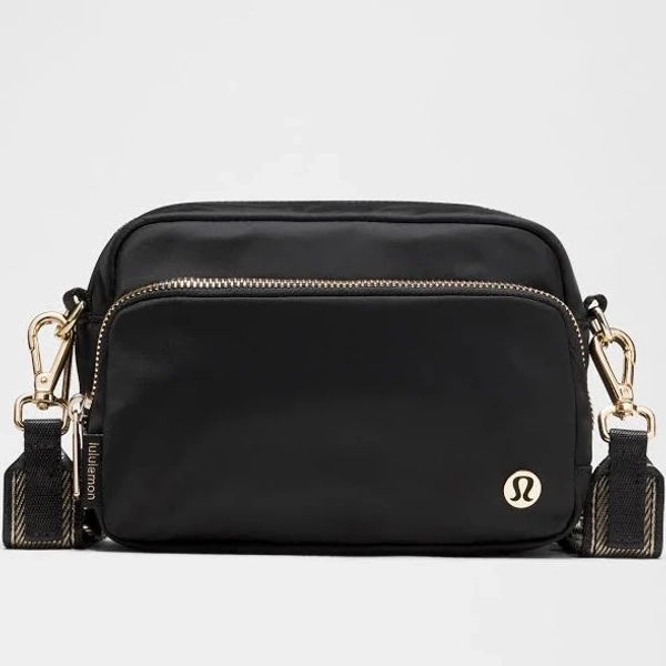Lululemon Everywhere Crossbody Bag