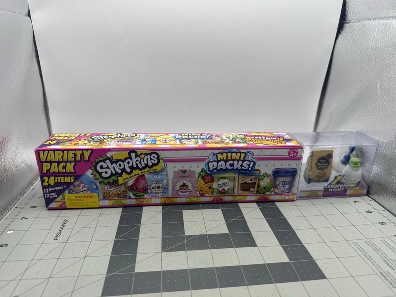 Shopkins MINI Mart MEGA Mini Pack 24  Items  12 Shopkins + 12 Mini  collectors