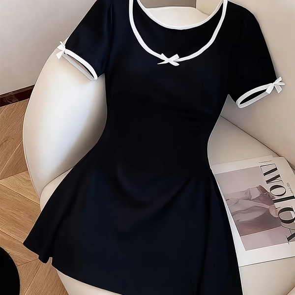 Women's Summer Round Neck Short-sleeved Dress with a Fitted Waist, Effect, and Contrasting Color Bow Detail.