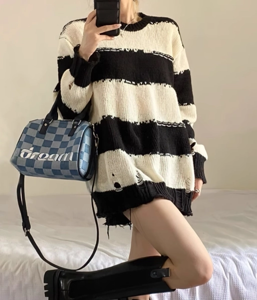 Beige Ragged Style Stripes Sweater | Jisoo - BlackPink - Fashion Chingu