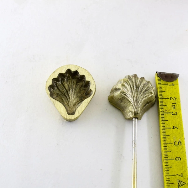 Millinery Flower Making Tool: Leaf Petal Iron Mould (3cm)