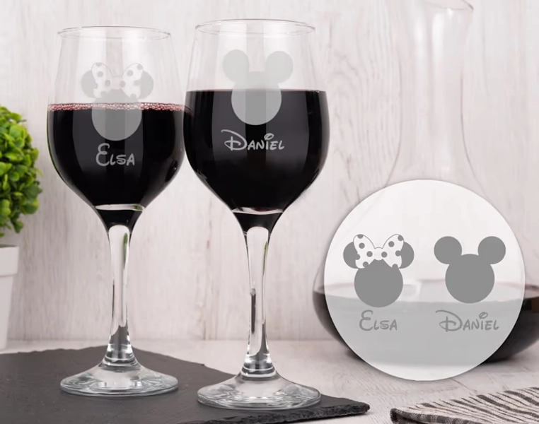 Verres à vin motif "Mickey et Minnie"