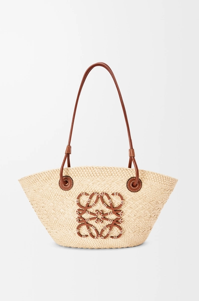 Borsa Anagram Basket piccola in palma Iraca e pelle di vitello