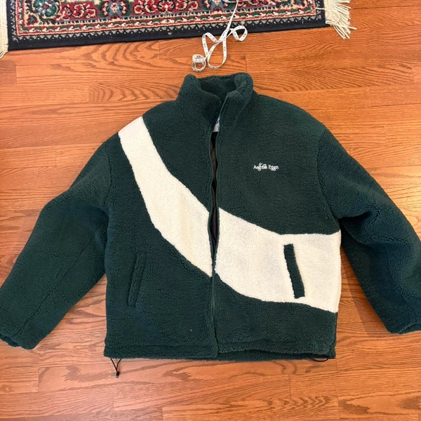 Aelfric Eden green and white fleece jacket size small
