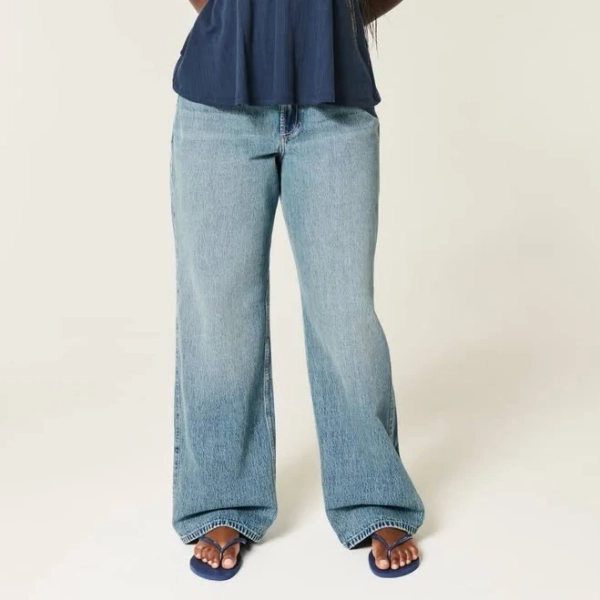 Hollister Women's Curvy High-Rise Baggy Jeans