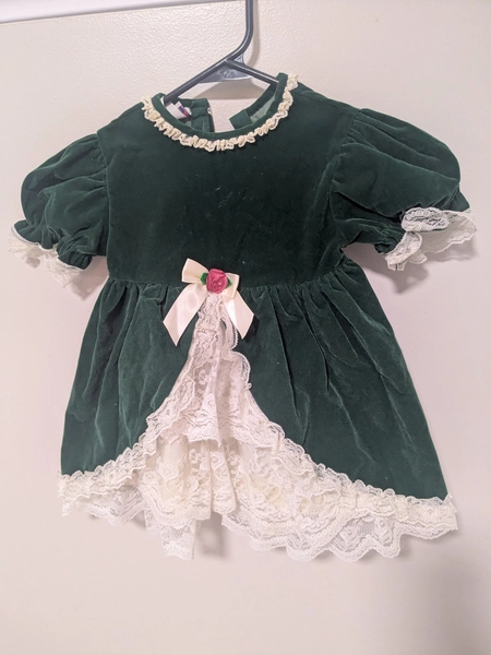Vintage Roanna Baby Dress Size 2T green velvet Bow Ruffle Lace 