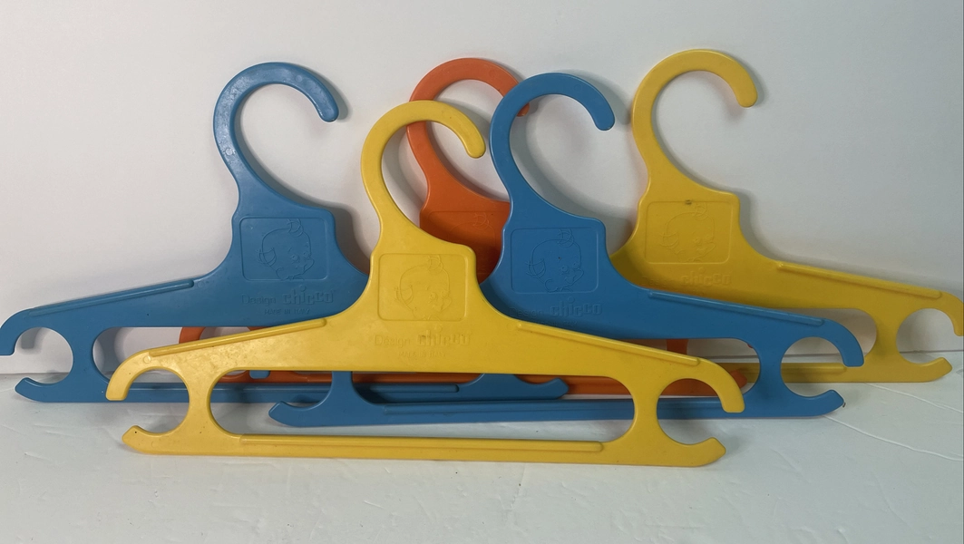 Vtg Chicco Youth Toddler Clothes Hangers 80’s 70’s Plastic Multicolored  Italy