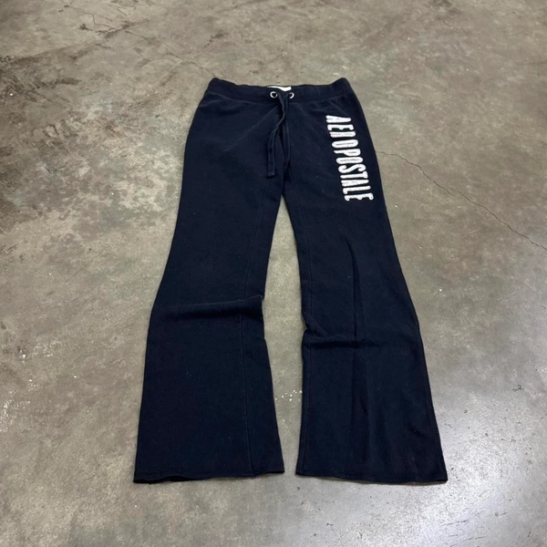 2000s flared aeropostale sweats

size women’s...