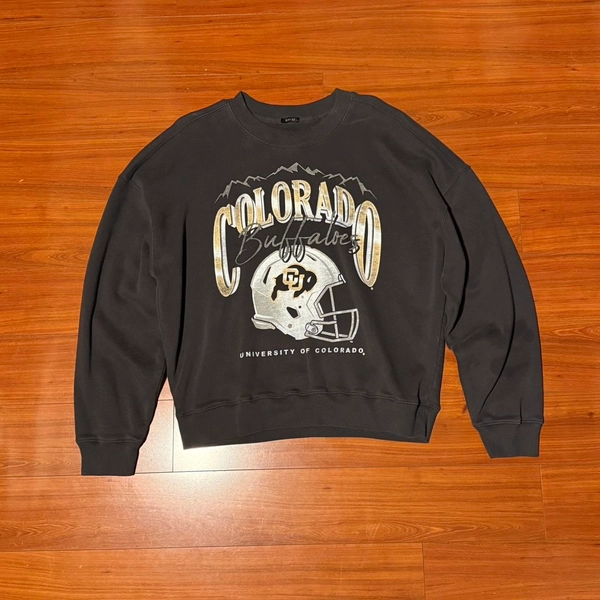 Vintage looking Hollister Colorado Buffaloes...