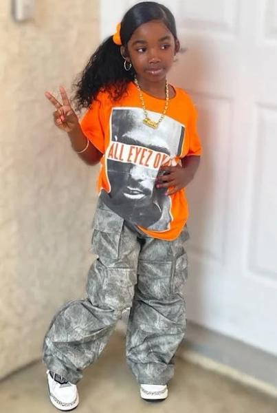 Fashion Nova Kids' Mini All Eyes On Me T-Shirt