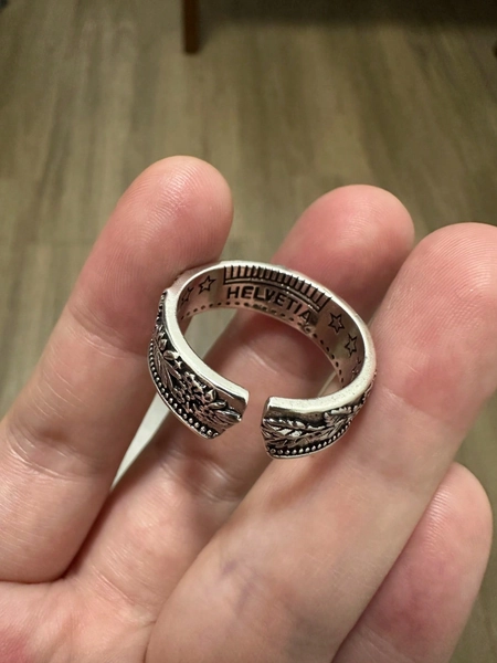 1pc Vintage Swiss 2 Franc Coin Ring, Copper Material Electroplated Pure Silver Snowflake & Star Carved Coin Transformed Wide Band Personalized Accessory, Suitable For Men, Couples, Gatherings, Dates, Parties, Daily Wear