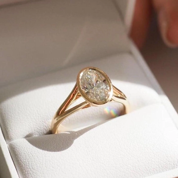 Bezel Set 2 CT Oval Cut Moissanite Diamond Ring Oval Engagement Ring Split Shank 14K Solid Gold Wedding Ring Anniversary Rings for Women - Etsy