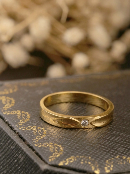 1pc Stainless Steel Niche Design Minimalist Only Love Diamond Ring 18K Gold Color Exquisite Double Arrow With 1 Large Zirconia Stone