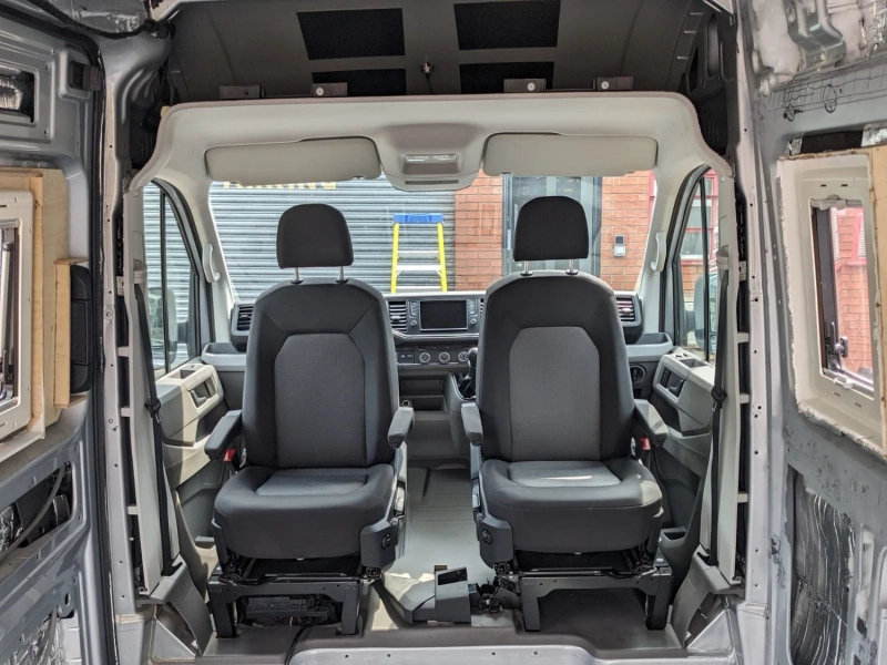Seat swivel console (plate) VW Crafter/MAN TGE — AudrioSwivels