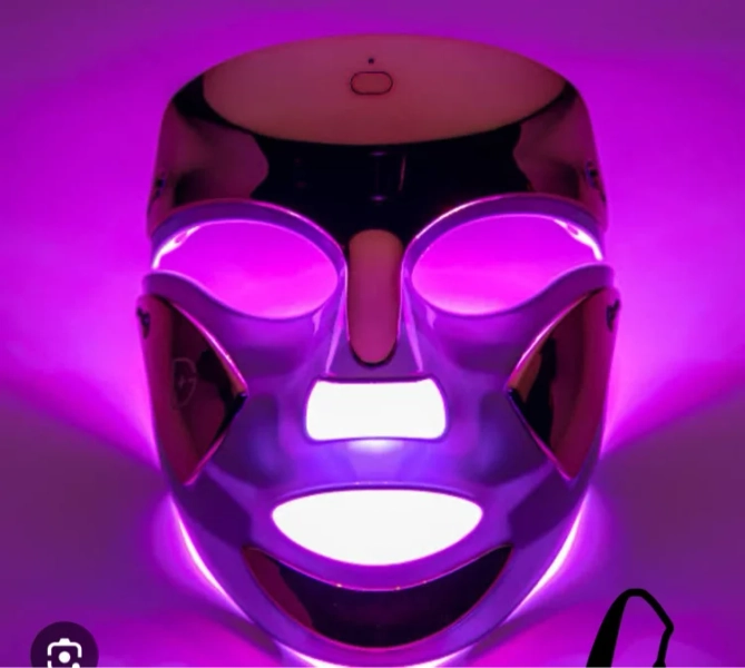 Red light therapy mask