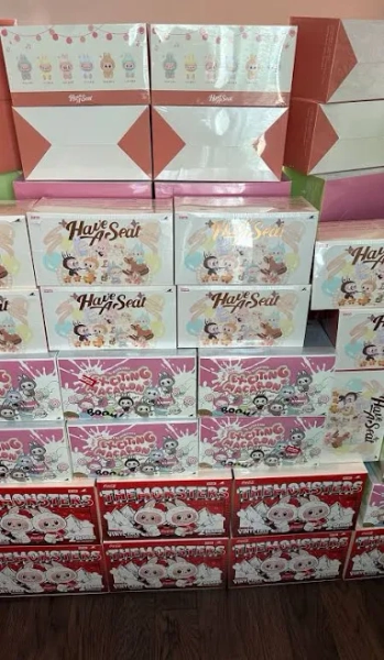 Labubu Has a Seat! Single box