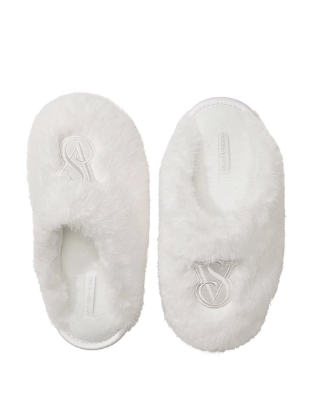 Coconut White Closed Toe Faux Fur Slippers - Size Small