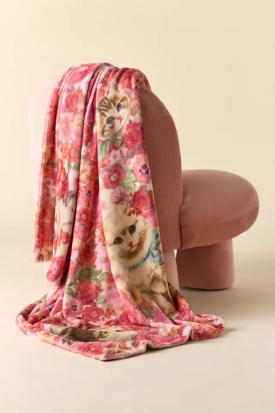 Cozy Logan Patterned Fleece Throw Blanket