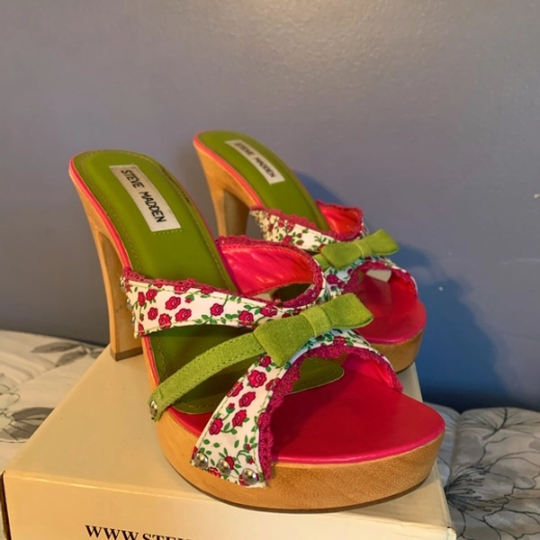 Barely worn Steve Madden heels