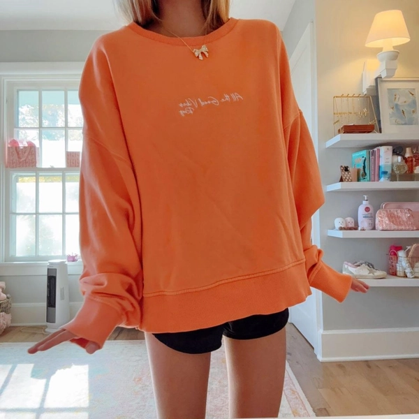Roxy orange sweatshirt 💘
size small
super cute just...