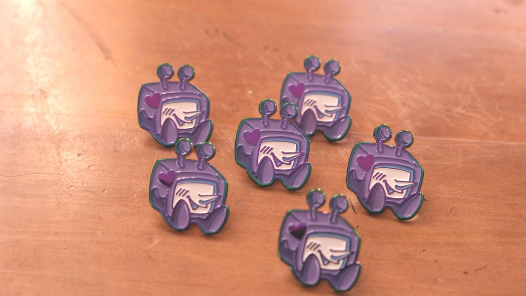 Tenna Mini Enamel Pin | DELTARUNE