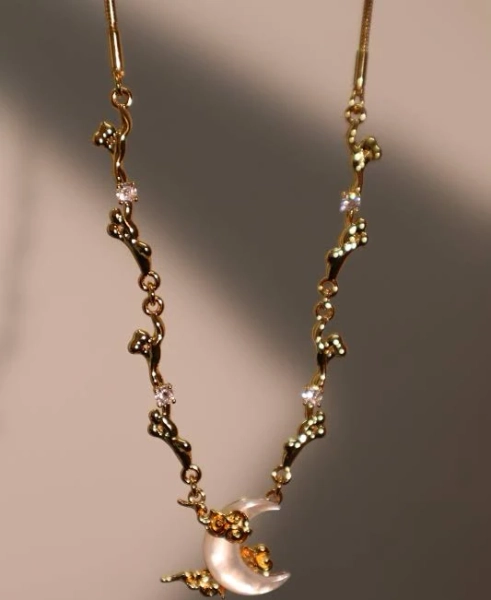 18K Gold Plated Diamond Shell Moon Necklace