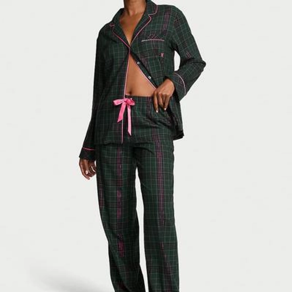Women's Victoria's Secret Flannel Long Pajama Set