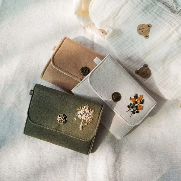 Cute Wallet/pouch/card holder!! 