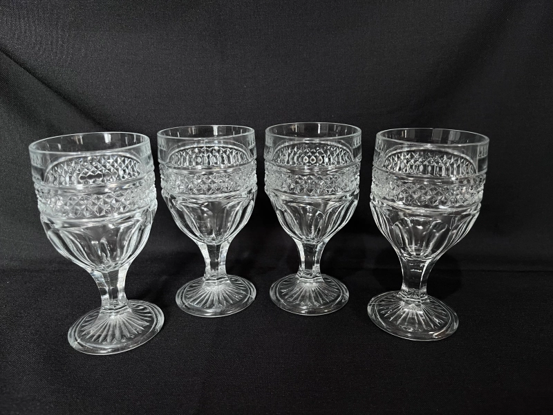 Vintage wine glasses x four diamond point band and panel design