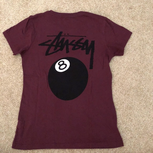 ✨Stussy 8-ball Burgundy Tee
👚Size: Small
👌🏼Condition:...