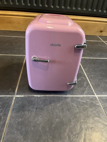 Abode Pink 4L Cooler And Warmer Mini Fridge Portable Table Top Brand New.