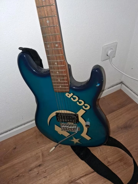 Reserviert • Gelöscht • 
        Career E-Gitarre