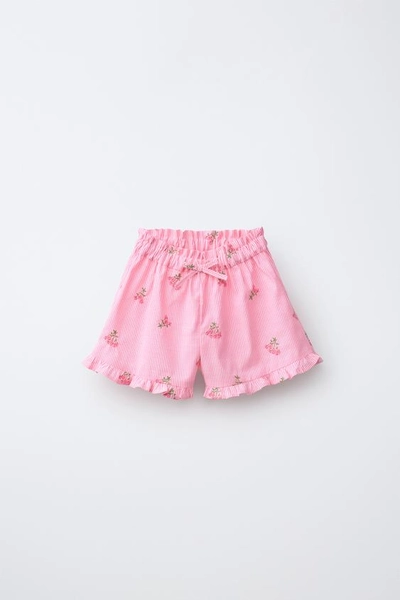 STRIPED EMBROIDERED FLOWER SHORTS