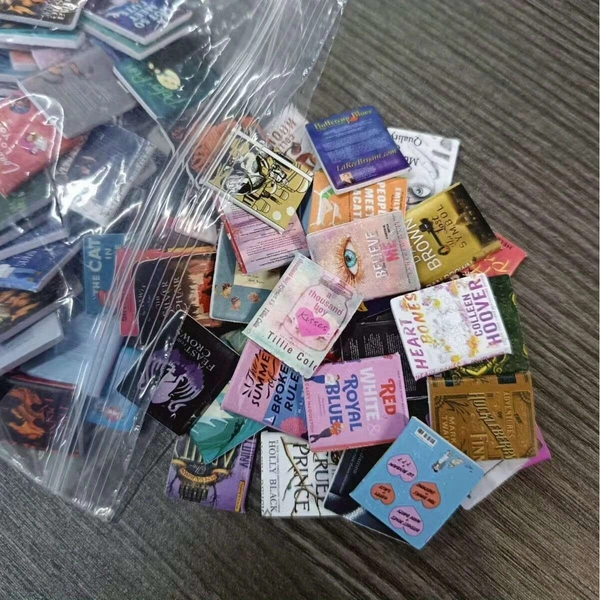[Gift for Book Lovers] 60pcs/set of Mini Book Decorations, Randomly Mixed Small Book Sets, Paper Handicraft Gifts, Bookish Accessories, Book Box Decorative Storage, Mini Bookshelf, Home Decor Books, Book Storage Box, Gift for Book Lovers, Bookshelf Accessories, Artistic Paper Crafts, Handmade Gifts, Lightweight Decorations, Paper Crafts, Small Decorative Books, Craft Enthusiasts, Home Decorators