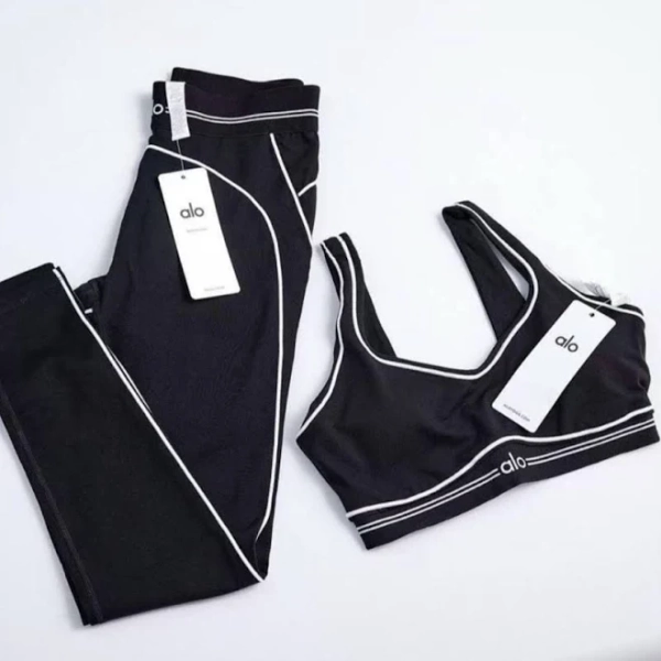 Alo Heartthrob Set (2 Piece) - New Women | Color: Black | Size: One Size