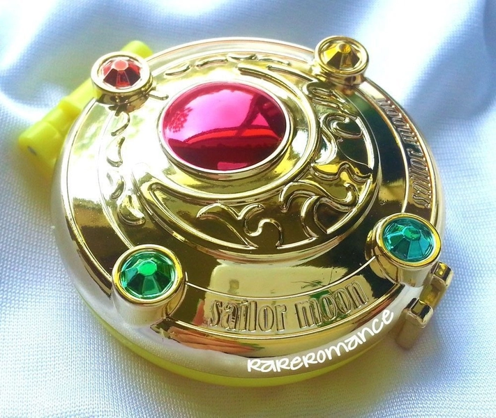 Sailor Moon - Gashapon Mirror Compact - First Season Locket Brooch Mini