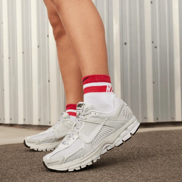 Nike Zoom Vomero 5 Women's Shoes