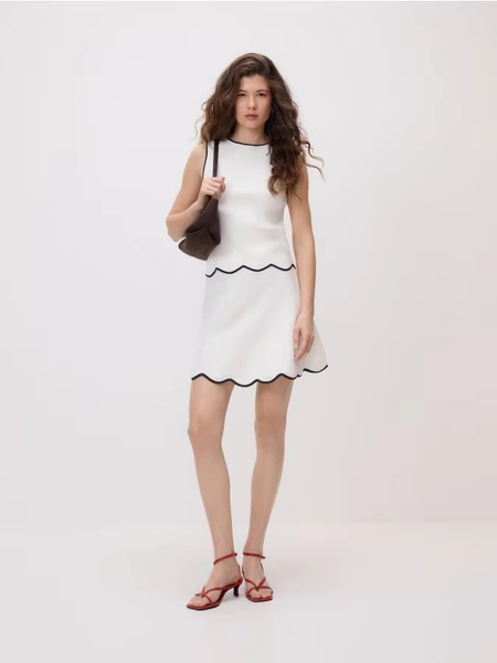 Skirt with contrast trim